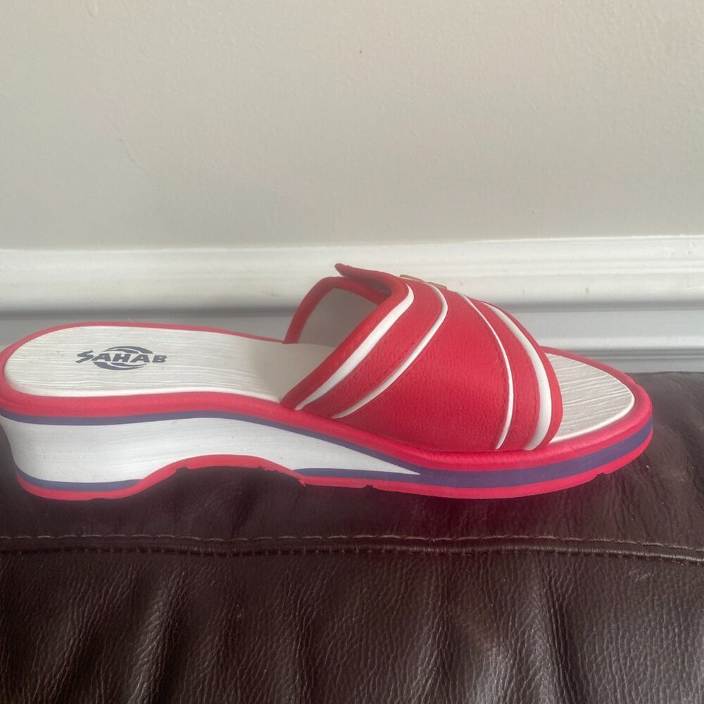 LIGHT NEW SANDALS . - Picture 2 of 4